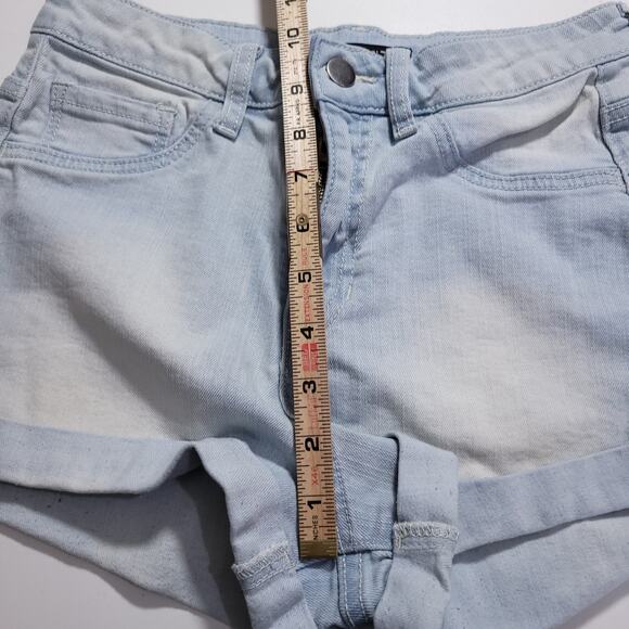 Forever21 Classic High Rise Cuffed Light Wash Denim Short Shorts Size 28 Boho - Picture 10 of 11